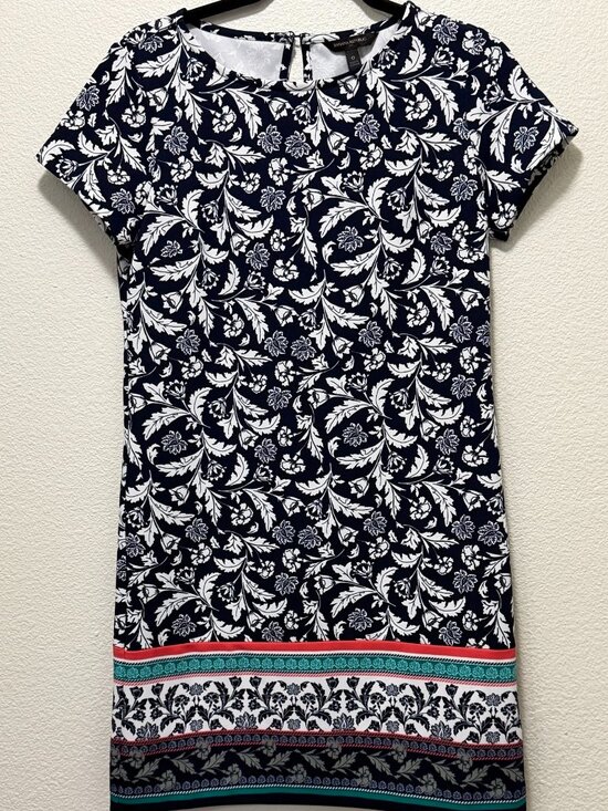 Banana Republic Dresses & Skirts - Banana Republic blue white floral knee length sheath dress, size 0